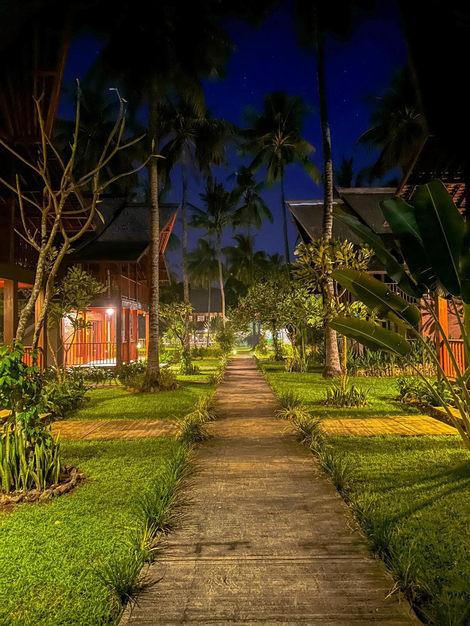 Hotel The Kirana Tembok Tejakula Esterno foto